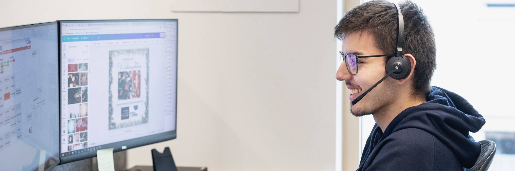 Kaufmännischer Auszubildender am PC